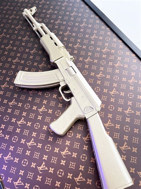 cadre louis vuitton ak 47|Suketchi .